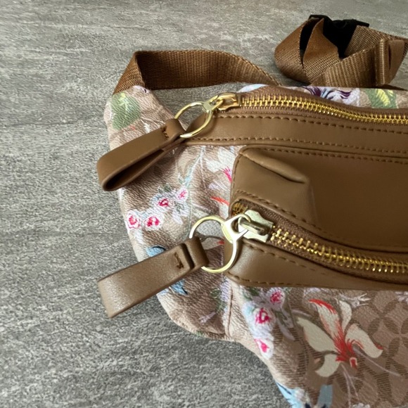 SOLD - Picture 3 of 9